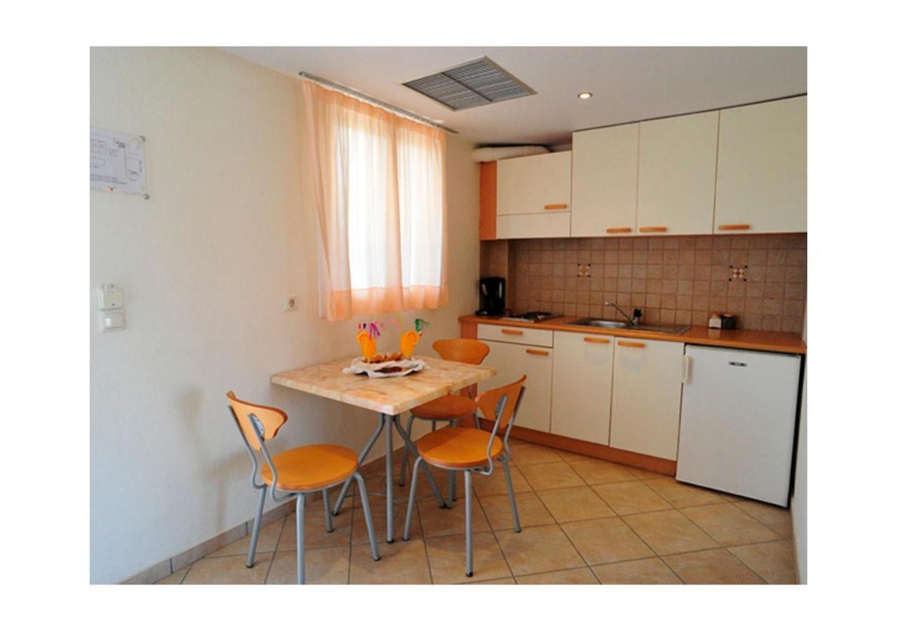 Thinalos Aparthotel Acharavi  Buitenkant foto